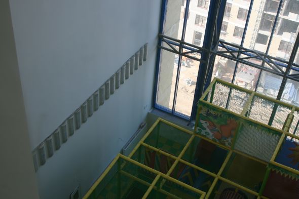 Атриум в Янтарном городе Детская площадка в атриуме